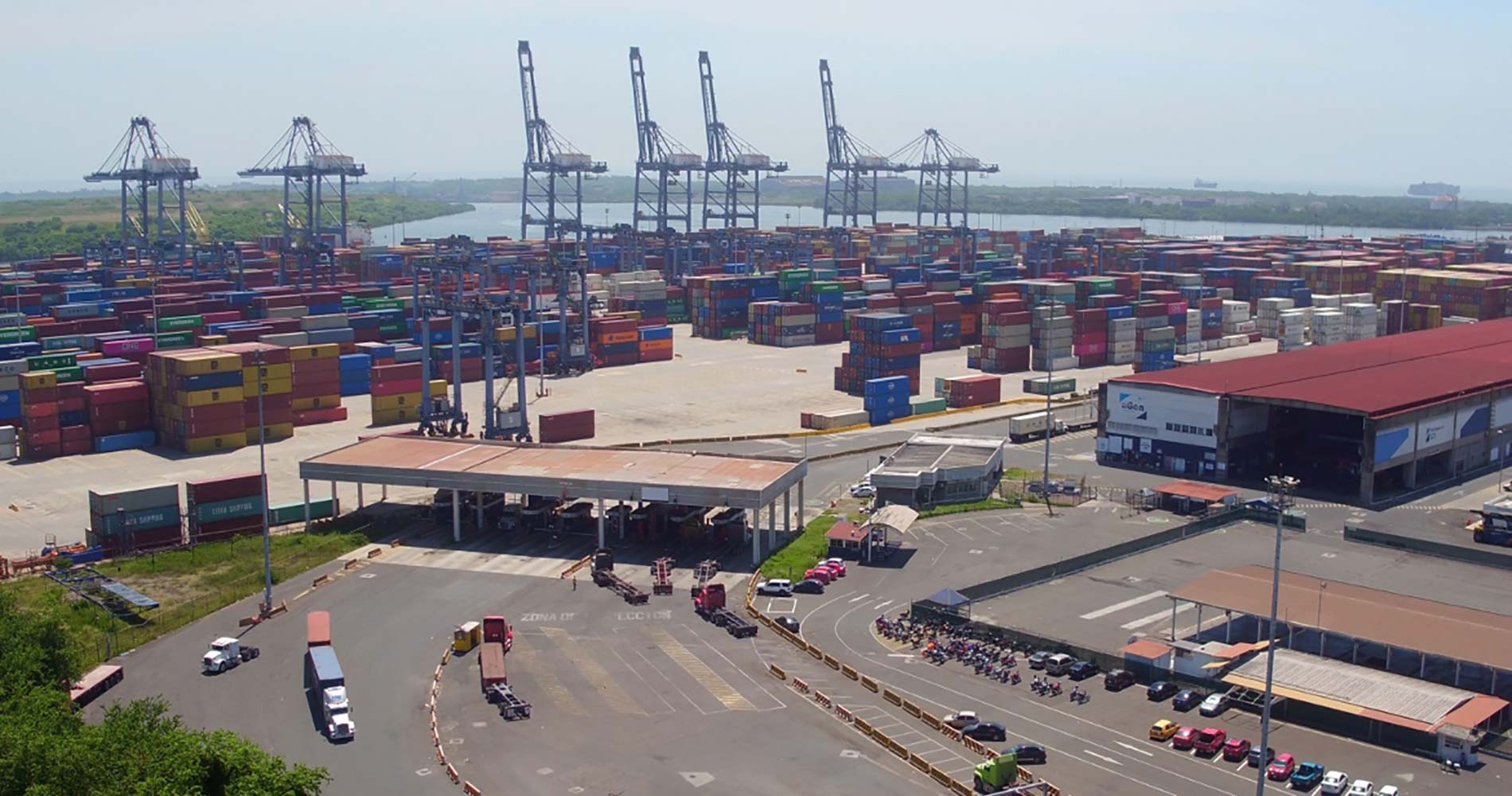 Liberacion de contenedores detenidos en lazaro cardenas michoacan